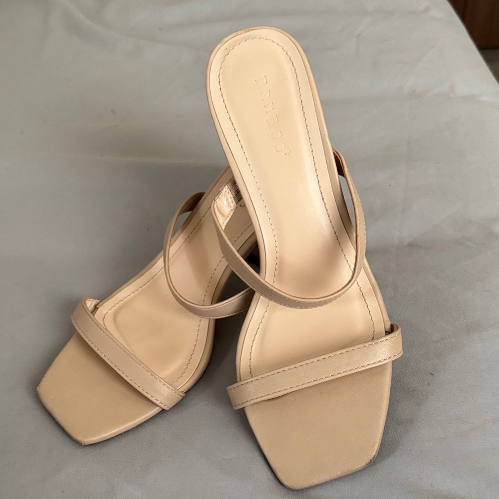 BAMBOO Women's Beige Heeled Sandals